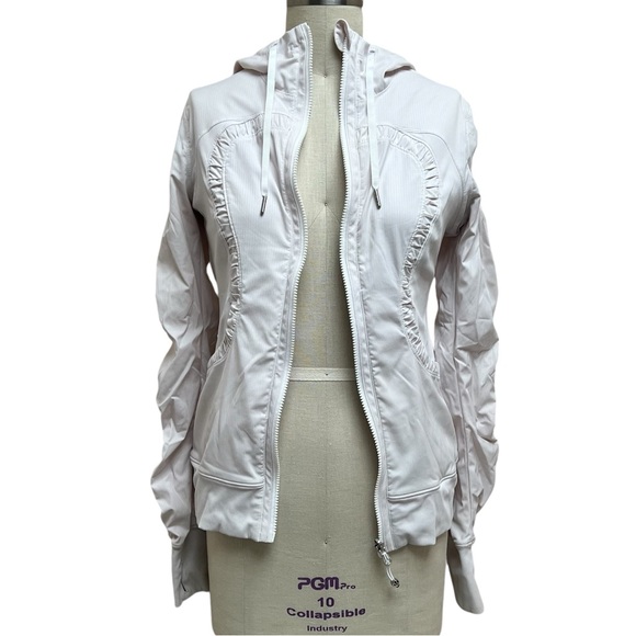 Lululemon Reversible Dance Studio Jacket III in a Little Pink Size 8 - Picture 4 of 16